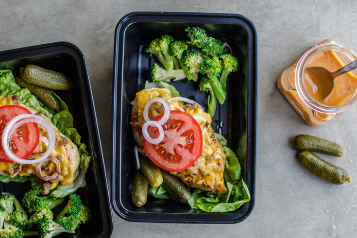 Cheeseburger Pizza Chicken container wide